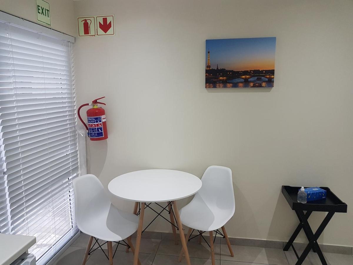Sharon'S House: Modern Self-Catering Rooms Cape Town Bagian luar foto